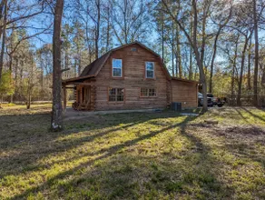 Quiet Country Cabin Hot Tub Wifi & Outdoor Firepit - Image 5