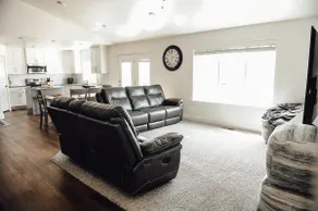 Sunny Providence Home - 3BD/2BA, Mtn Views, Deck - Image 4
