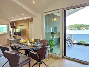 Luxury Sunrise Apartment with Jacuzzi & Sea View - Image 5