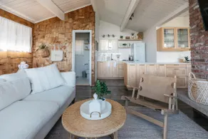Charming Camano Cottage w Private Beach Access - Image 3