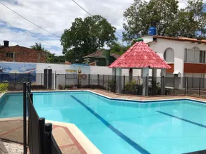 Comfortable house, good location with a pool - Image 3