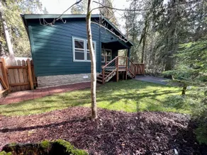 Cascadia Cottage-Riverfront near HotSpring& Hoodoo - Image 2