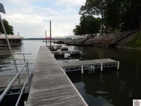 Castles Dockside Retreat - Image 5