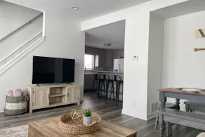 5-Star! Lake & Park Views, Family friendly - Image 4
