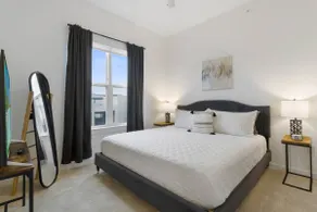 Save Big! Modern Stay by Trails, Food & Shopping - Image 3