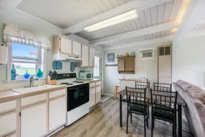 Family/Pet Friendly 3 bed cottage - Crystal Lake - Image 5