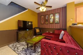 Haunted Mansion Retreat with pool 7 min to Disney - Image 3