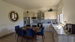 Grande Sunset Villa - 3 Bedrooms with Sunset Views - Image 4