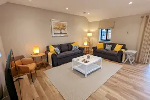 Bluebell - Modern country retreat to sleep 6 - Image 3