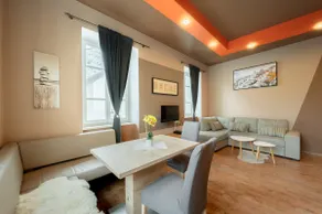 2. Charming 1-bedroom apartment - Image 2