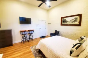 Small town apartment just steps to shops, restaurants and the river! - Image 2
