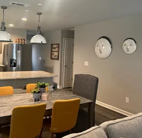 Designer Touches Close to downtown - Image 5