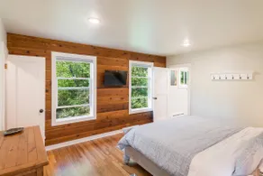 Bear Den at Henry Creek Orchard - Image 3