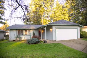 Pineview Near Hospital, PDX Airport & Shops - Image 2