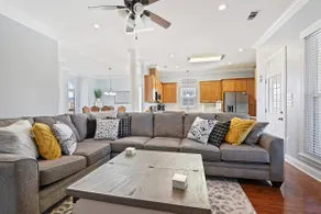 Just minutes from LSU, SU & Downtown Baton Rouge! - Image 3