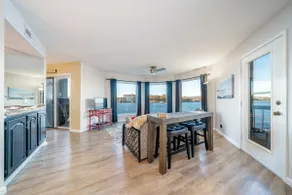 Spectacular 180º Lake View Condo on Lake Hamilton! - Image 3
