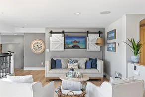 Relaxing 4 bed, 4 bath, + private studio lakefront home on Lake Stevens! - Image 5