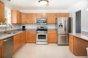 The Brewery District Bungalow - Image 4