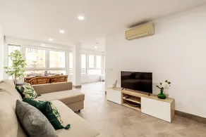 Modern Apartment Steps from the Beach - Image 2
