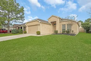 Modern 3BR w/ Office, Games, Patio & EV Charger - Image 2