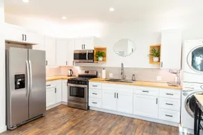 Cozy Casa. 1 mile from the beach/downtown. - Image 3