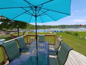 Waterfront 3 Bed/2 Bath Home on Nyona Lake Sleeps9 - Image 2