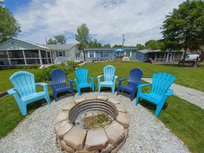 Waterfront 3 Bed/2 Bath Home on Nyona Lake Sleeps9 - Image 5