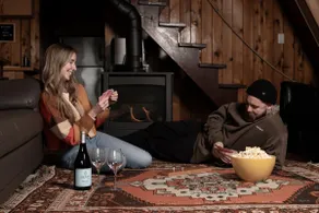 Slope-Side Bliss: A-Frame Retreat with Hot Tub - Image 4