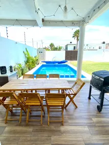 Beautiful house with heated pool, large garden - Image 2