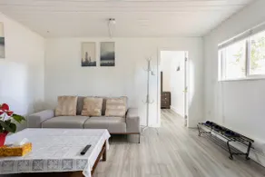 Quiet 1 Bed 1 Living Gig Wifi/AC/Parking/Near YVR - Image 4