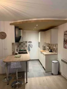 38 m² fully-equipped furnished apartment with parking - Image 5