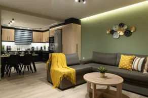 Stylishly decorated house - Free Private Parking & Fibre Internet! - Image 3