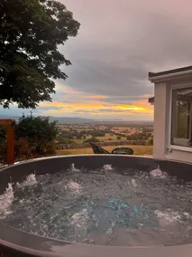 Incredible Snowdonia views from luxury retreat w/hot tub & games room - Image 2