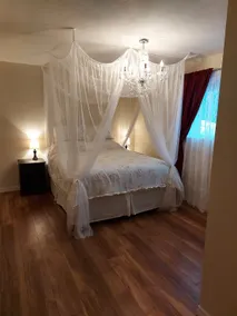 Cozy but spacious private basement suite - Image 2