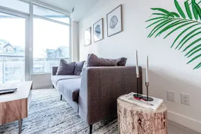 Tranquil & Central 1 BR Riverside Oasis - Image 2