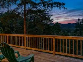 1 bedroom with a loft and hot tub cabin 45 minutes to Asheville - Image 2