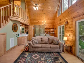 1 bedroom with a loft and hot tub cabin 45 minutes to Asheville - Image 3