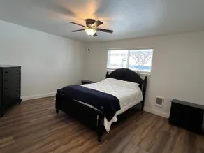 Spacious 2-bedroom home centrally located - Image 4
