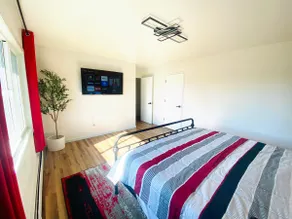 Lovely 2 bedroom completely remodeled with style - Image 3