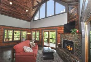Hot Springs Hideaway - Image 5