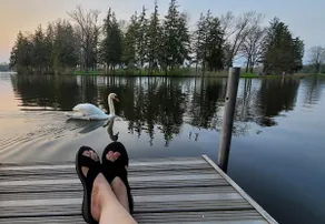 Romantic 1 BR Lakeside Cottage w/ KING BED - Image 2