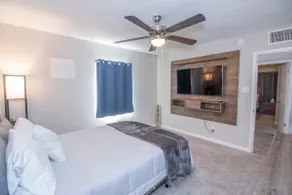 Luxurious Modern Theme Airbnb! Great Location! - Image 2