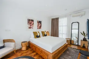 3BR Beachside Designer Villa, Walk to Beach - Image 4