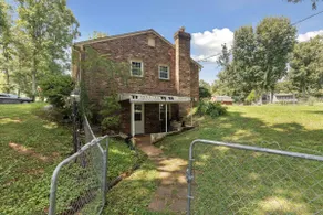 1BR Apt w/office, kitchen, Den, laundry near LU. - Image 4