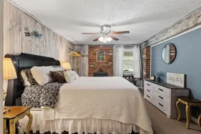 1BR Apt w/office, kitchen, Den, laundry near LU. - Image 3