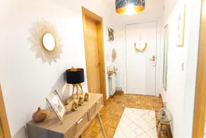 Cozy, downtown, 2 rooms, free closed parking - Image 5