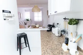 Cozy, downtown, 2 rooms, free closed parking - Image 4