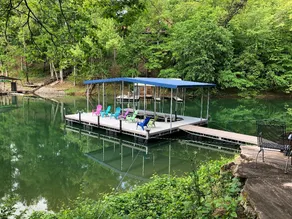 Beautiful 5ba/3.5 ba on a calm Norris Lake cove - Image 2