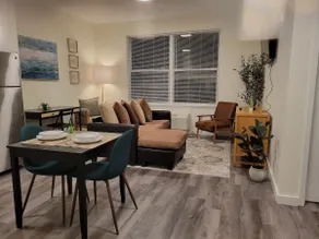 The Oasis on Main| 1 BR/1BA★Pet-Friendly - Image 2