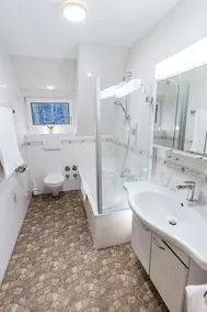 Apartment 3 - Image 2